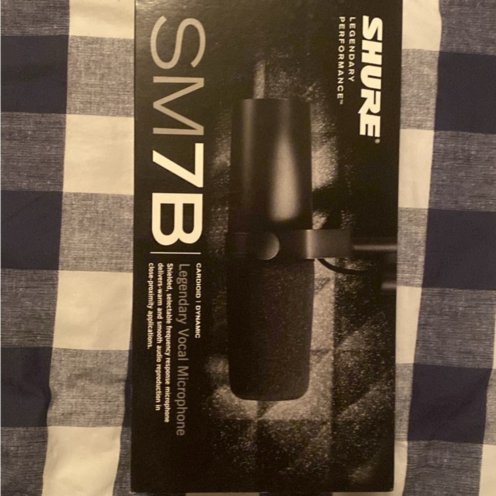 Shure SM7B Vocal Microphone Packaging